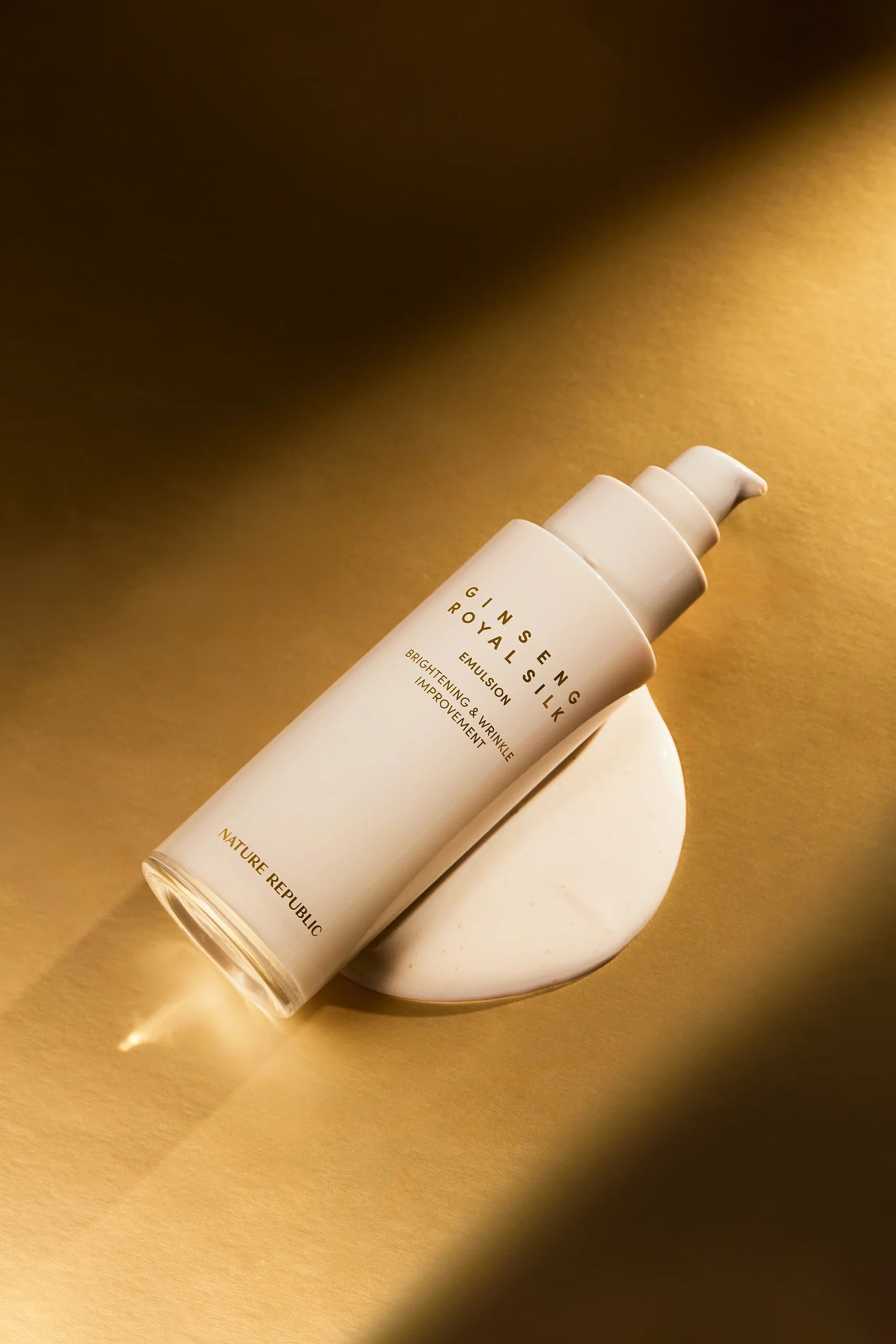 Ginseng Royal Silk Emulsion - Emulsie hidratanta cu Ginseng si particule de Aur - HER