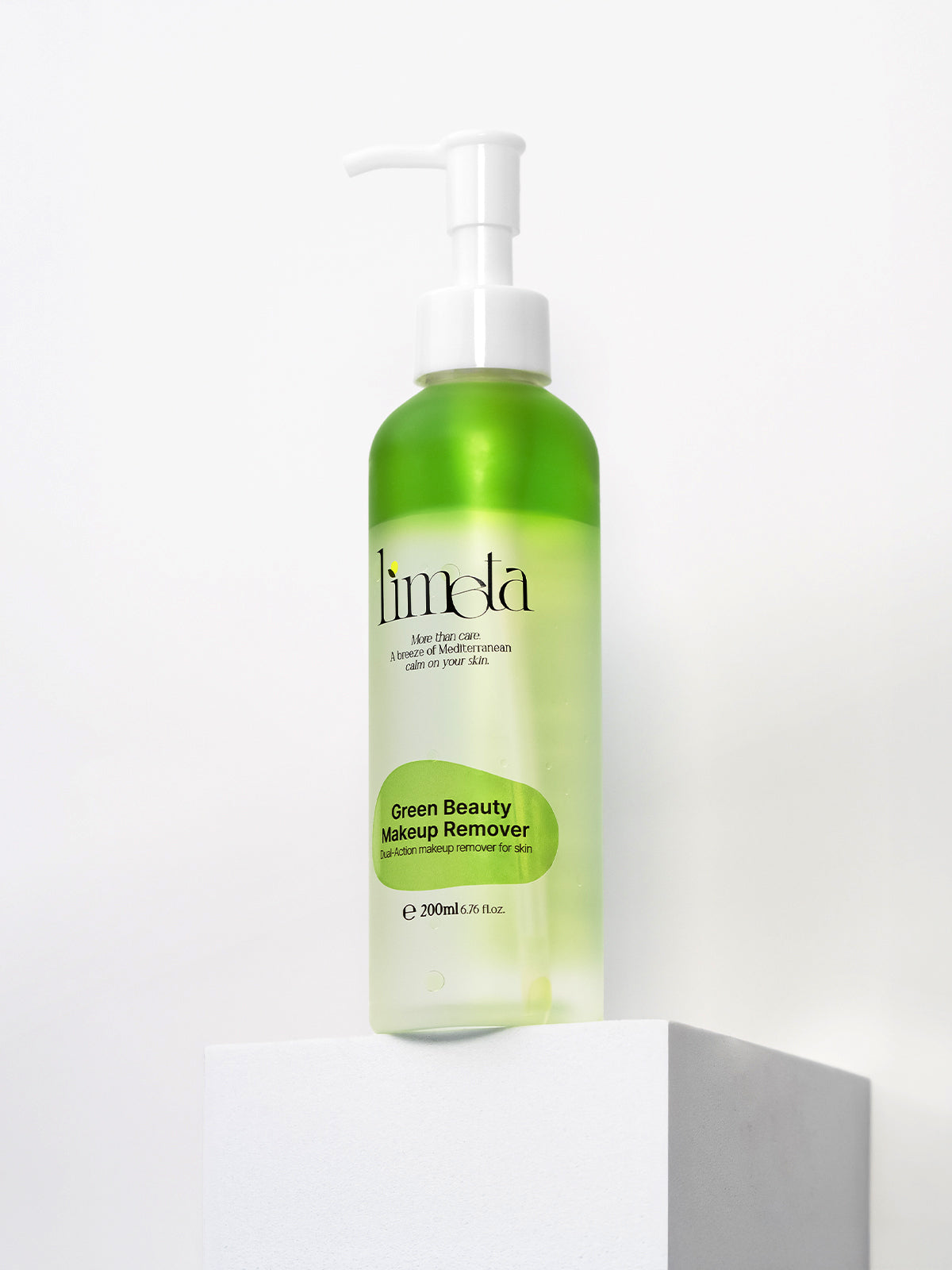 Green beauty makeup remover
