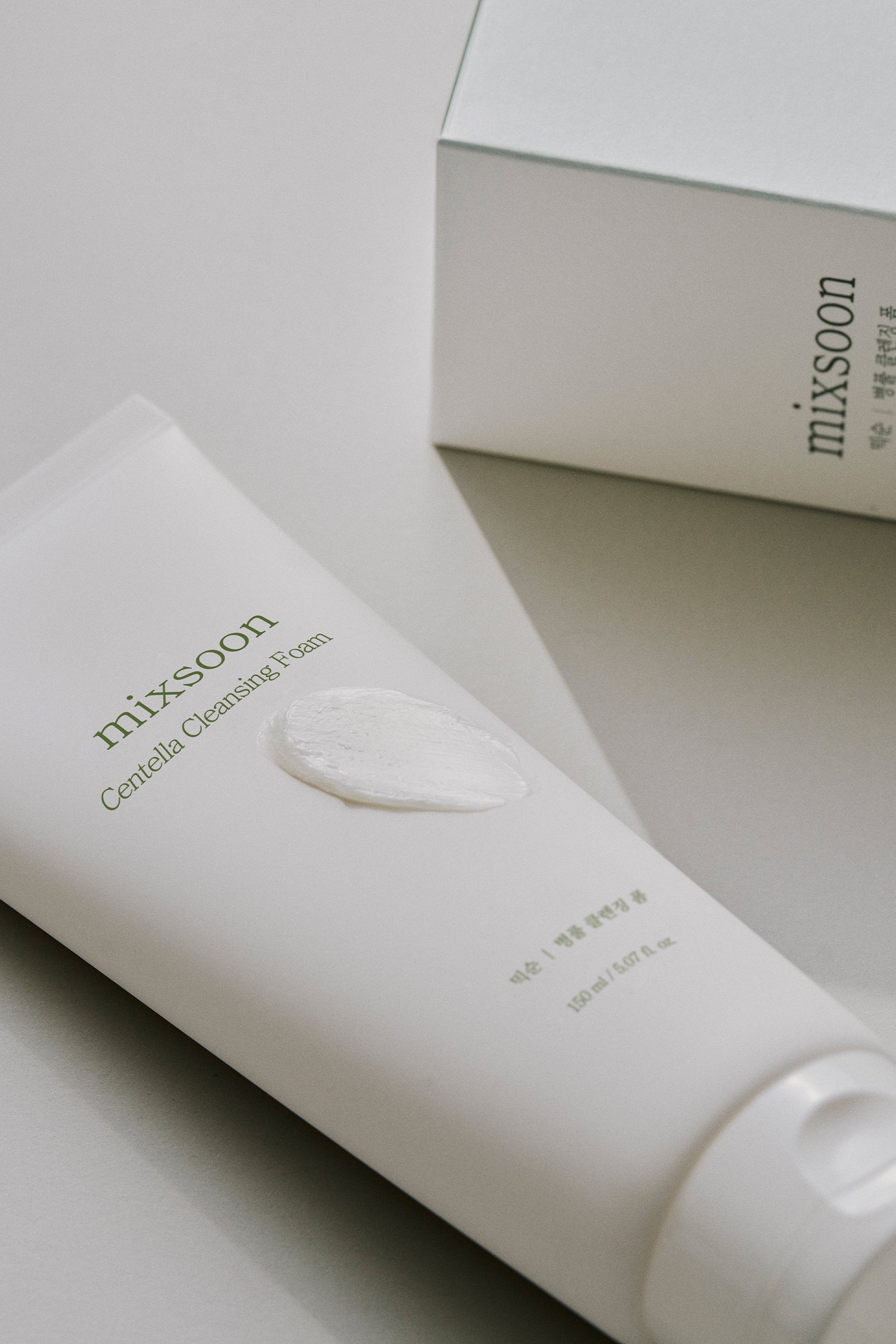 Centella cleansing foam - Spuma de curatare cu extract de Centella Asiatica - HER