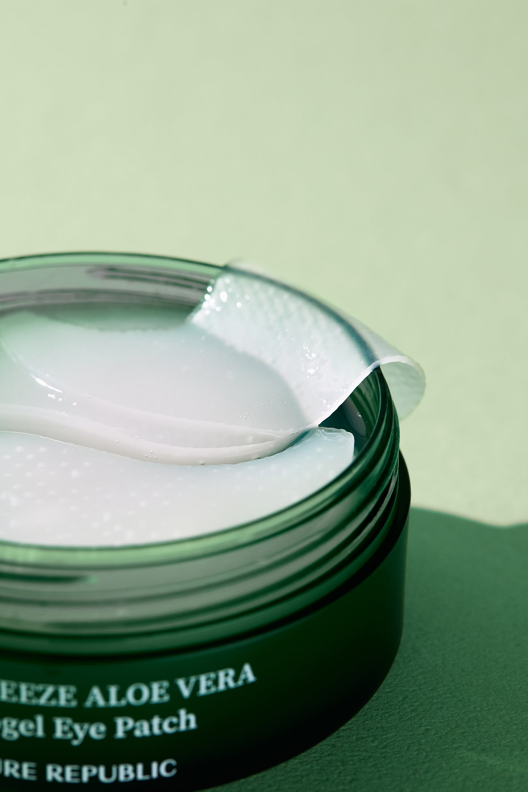 Real squeeze Aloe Vera Hydrogel eye patch - Plasturi Hidrogel pentru ochi - HER